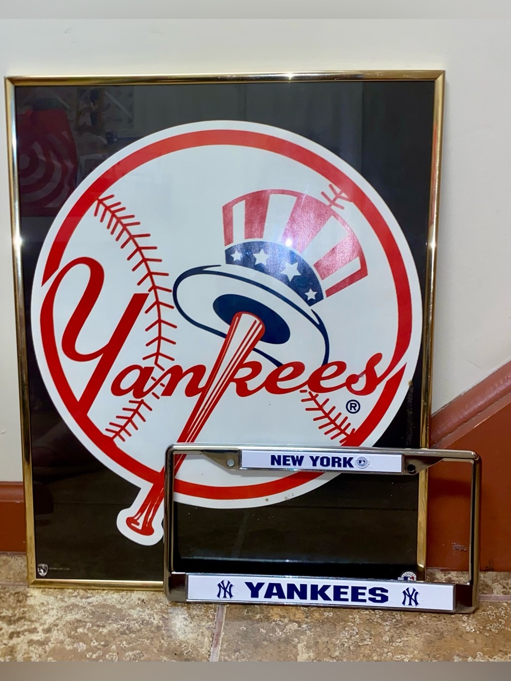 Yankees Framed Wall Art & License Plate Holder
